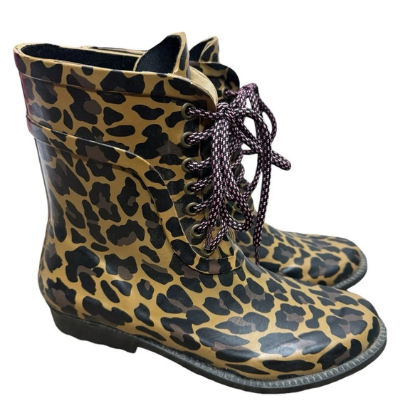 J Crew Lace-up rain boots in leopard - Picture 2 of 12